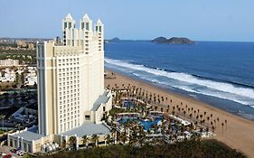 Riu Emerald Bay